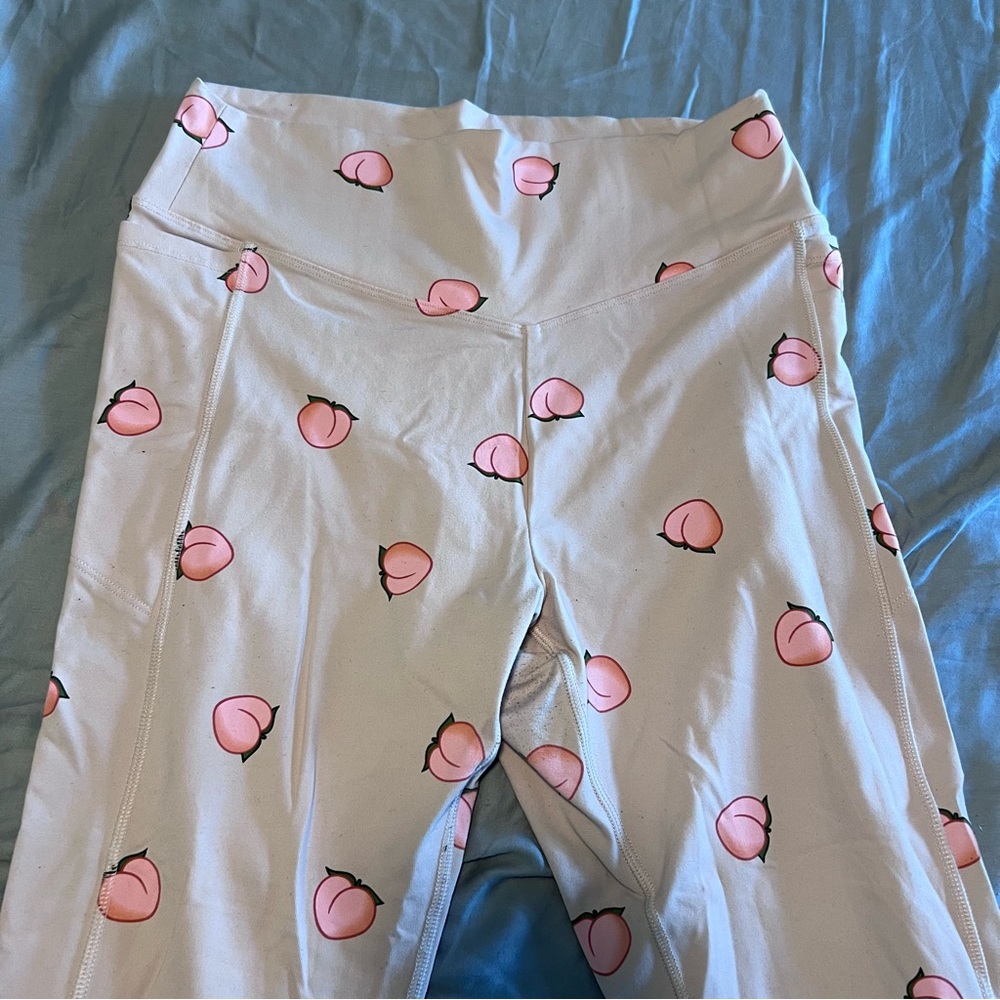 Victoria’s Secret Pink Peach Leggings Size Large